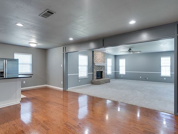 3rd image of 6980 Cox Ln