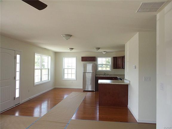 5th image of 615 S Lee Ave