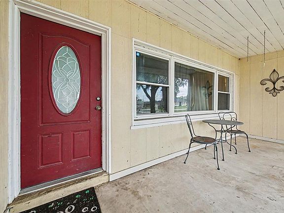 3rd image of 1909 Jasper Dr