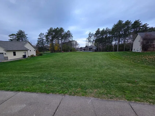 W1060 Silver Fox Dr, Spring Valley, WI 54767