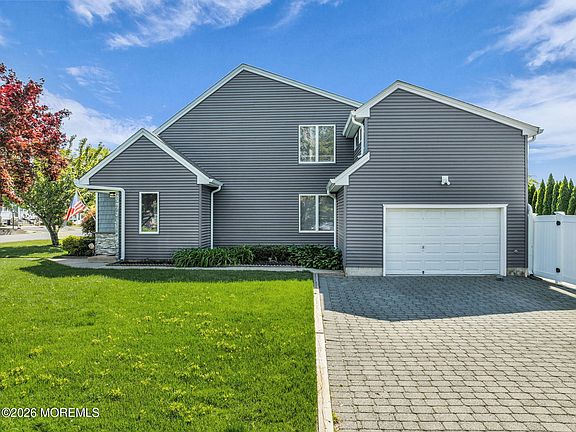 3rd image of 2152 Beach Boulevard