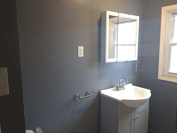 3rd image of 42 S Thomas Ave #1A
