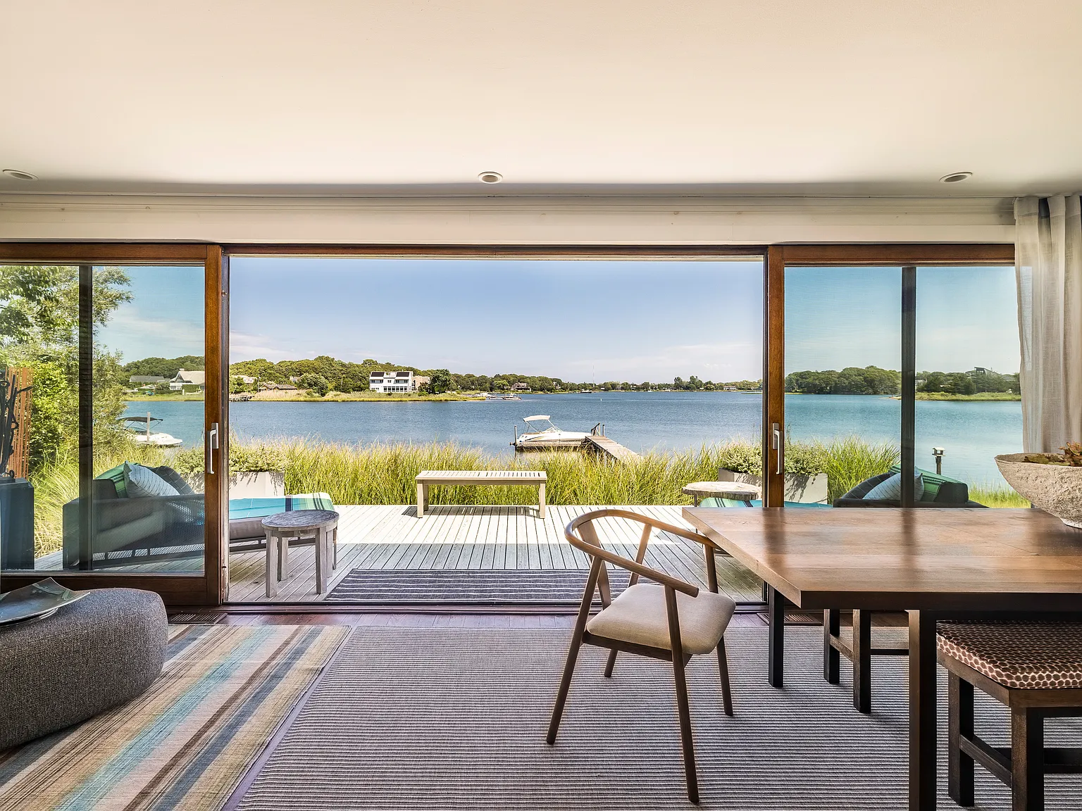 THE chicest Waterfront Bungalow with private beach and dock — Photo 2