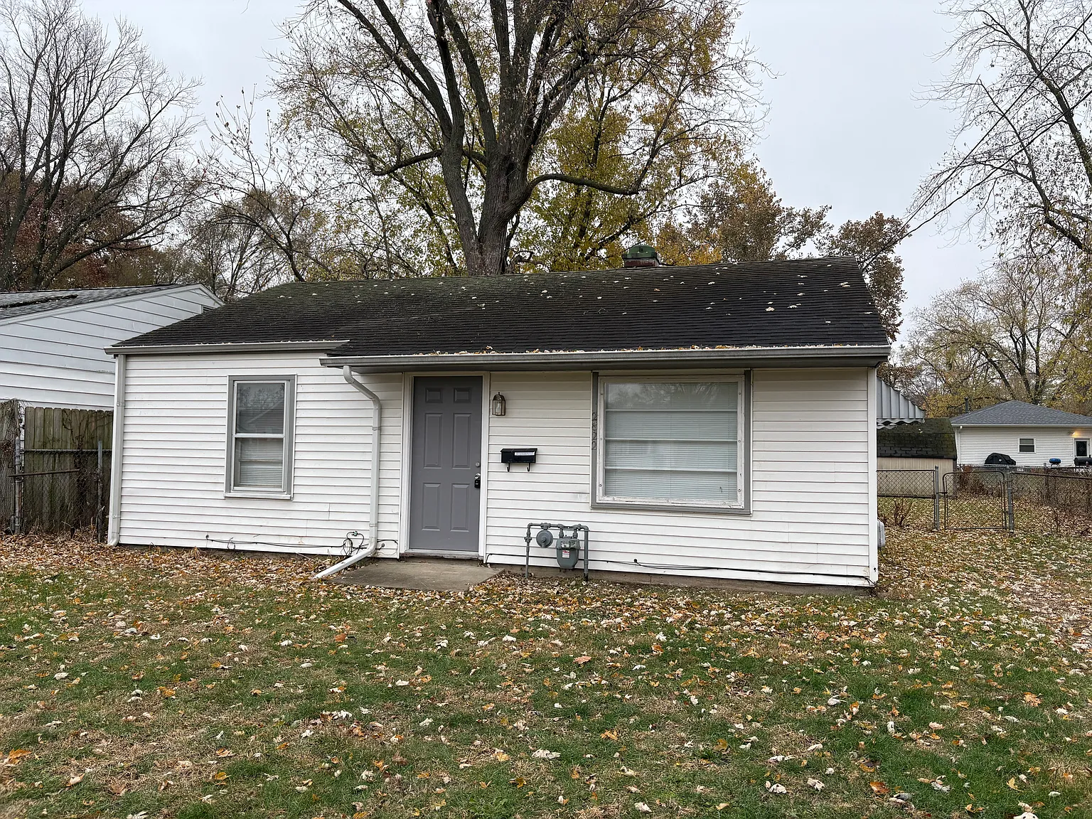 2822 W Antoinette St photo 1