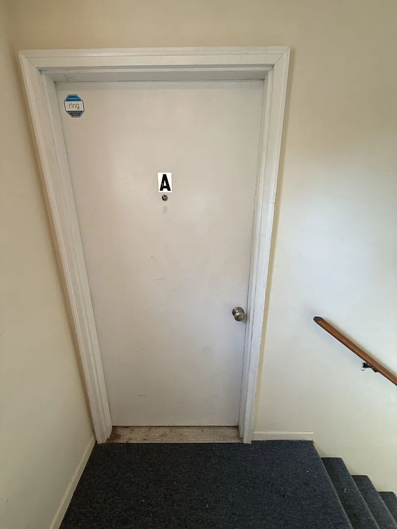 Charming 2-Bedroom, 1.5-Bath Unit in Blue Springs — Photo 3