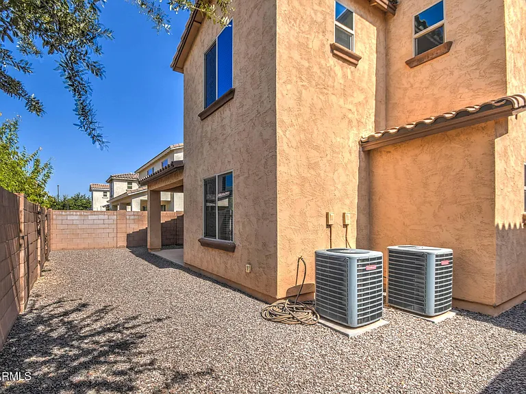 3114 E Franklin Ave — Photo 51