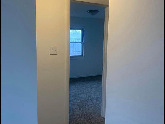 2nd image of 10811 S Lloyd Dr APT 9