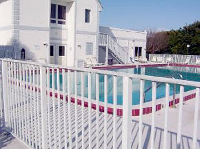 1st image of 442 Beach Park Ln