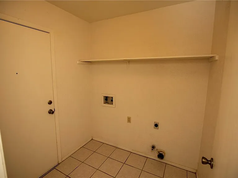 4913 Wing Rd — Photo 26