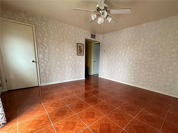 2nd image of 2127 Dupont Dr