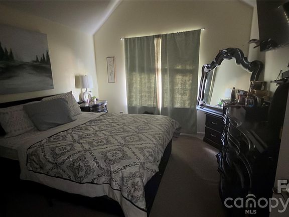 4th image of 5227 Eagle Creek Dr