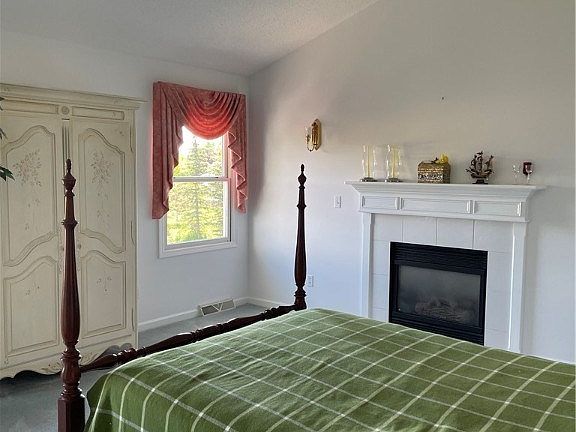 5th image of 12 Clermont Ct