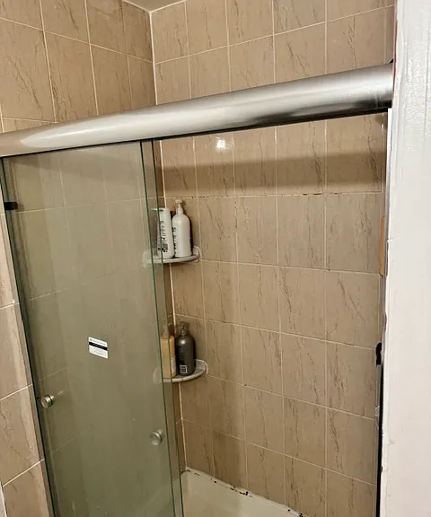 Master Bed- Bathroom Shower