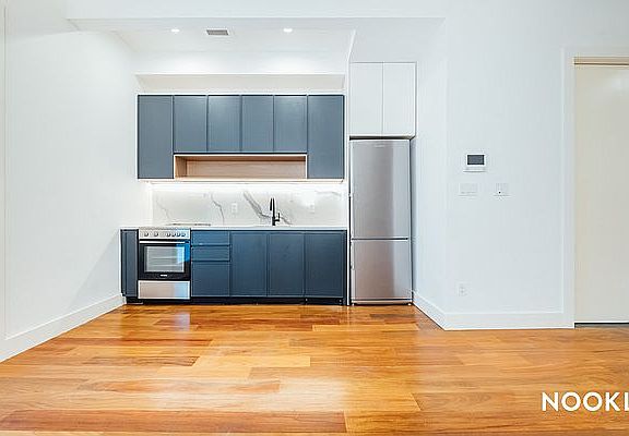 2nd image of 215 Green St #3B