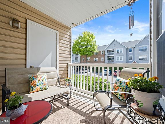 4th image of 3 Ginford Pl Unit 204
