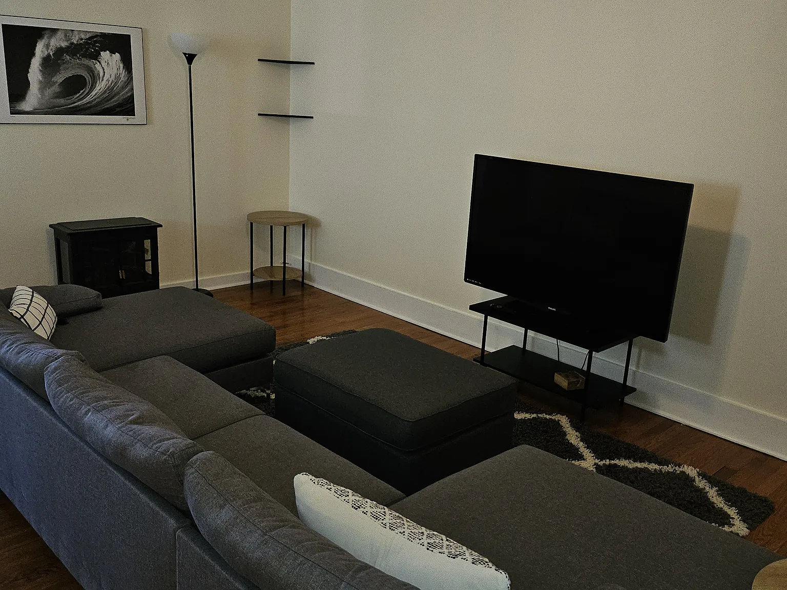 3 bed, 1380 sqft, $2,000 — Photo 2