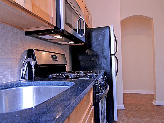 2nd image of 192 Bradhurst Ave APT 11
