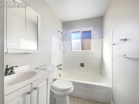 2423 Camelot Ct — Photo 11