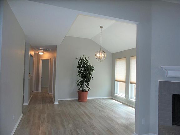 5th image of 10248 Maria Dr
