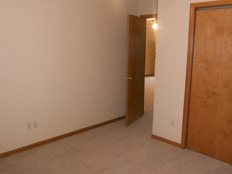 510 E Reeves St — Photo 19