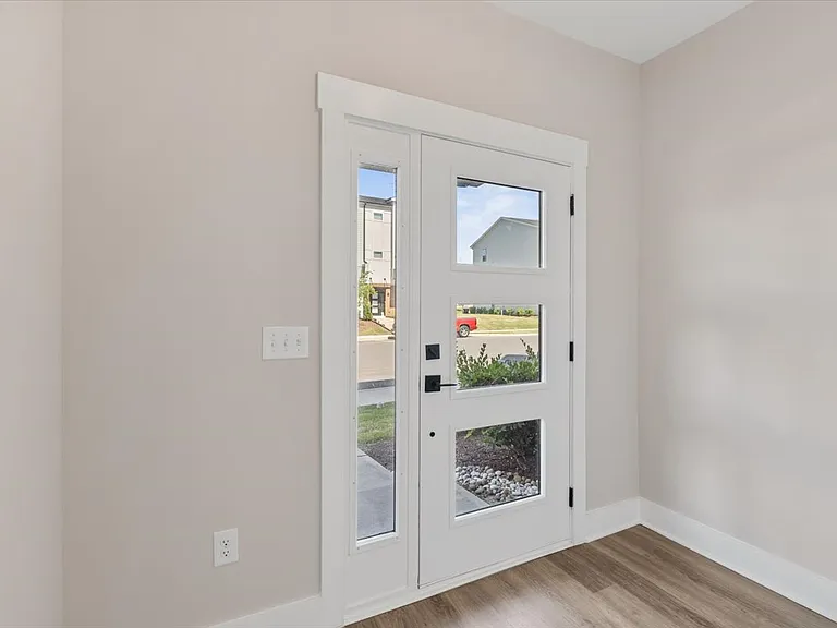2129 Big Falls Dr — Photo 4