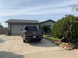 971 W Costner St, Farmersville, CA 93223