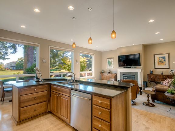 5th image of 6445 Turnberry Ln SE