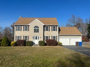 18 Rolling Hills Dr, North Branford, CT 06471