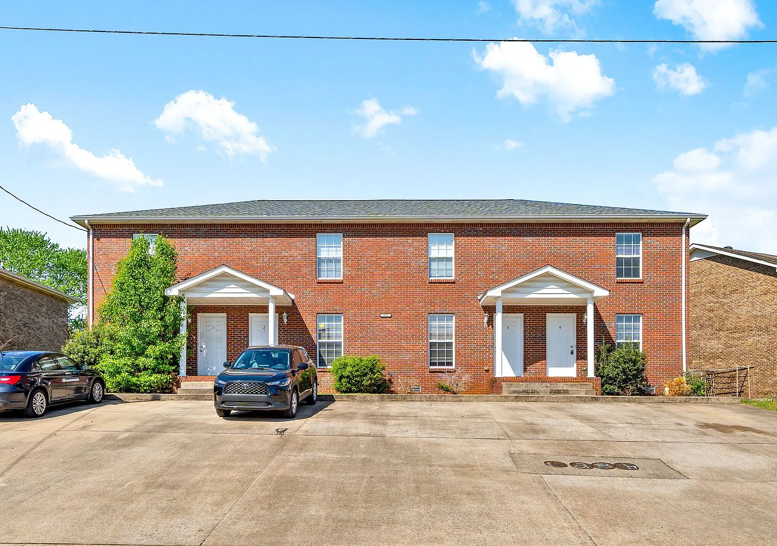 Peabody Dr - 375 — Photo 2