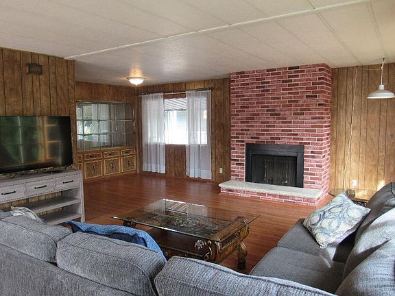 4th image of 601 Millpond Dr #601