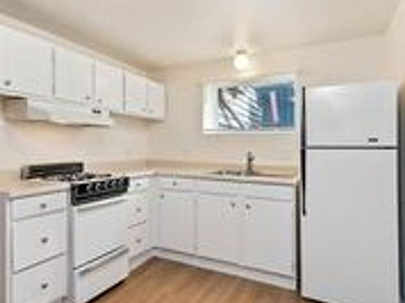 2nd image of 11544 Greenwood Ave N APT 5