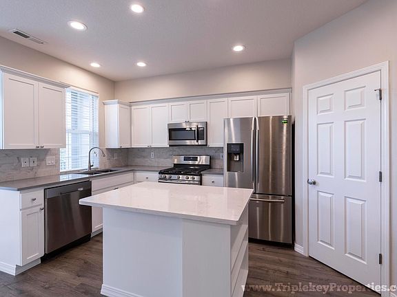 2nd image of 864 NE Caden Ave