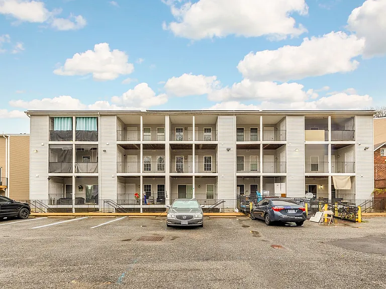1753 W St SE — Photo 37