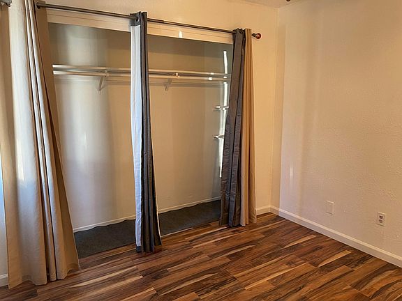 3rd image of 7590 Sherwood Blvd #D