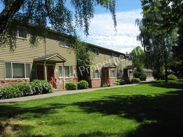 16705 NE Halsey St, Portland, OR
