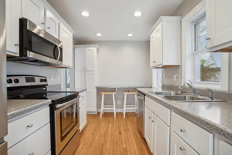 1807 Alden Ave — Photo 8