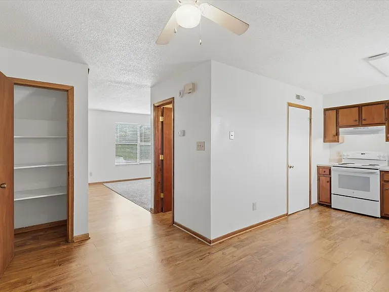 3613 Wrights Ferry Rd #C — Photo 6