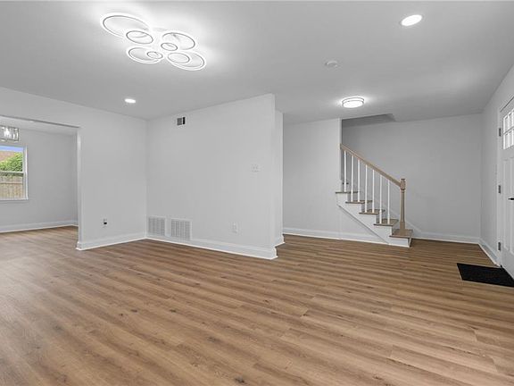 3rd image of 3824 Deercreek Ln