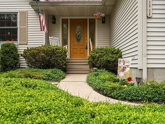 3rd image of 4611 Audubon Dr