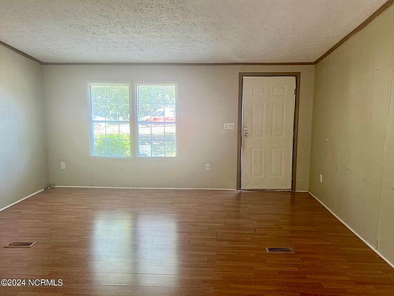 2nd image of 109 Waynewoods Place
