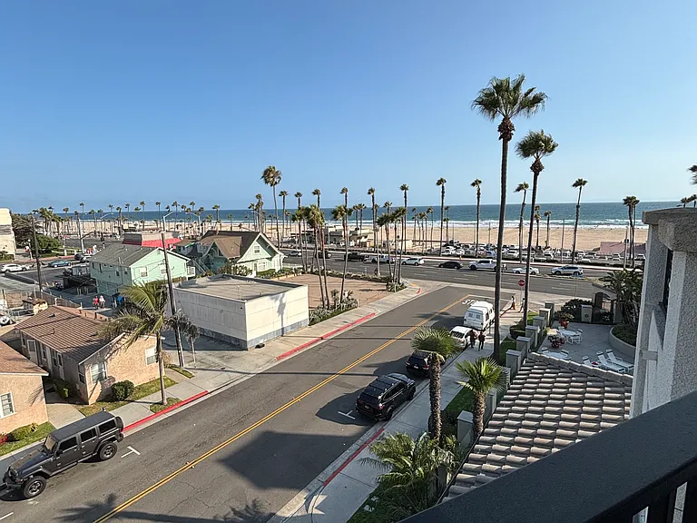 200 Pacific Coast Hwy #3 — Photo 7