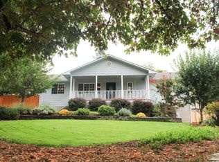 404 Tower Ln, Canyonville, OR 97417