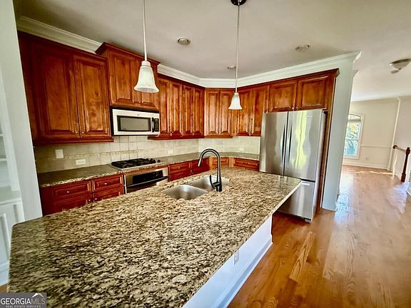 5th image of 7670 Willoughby Ct