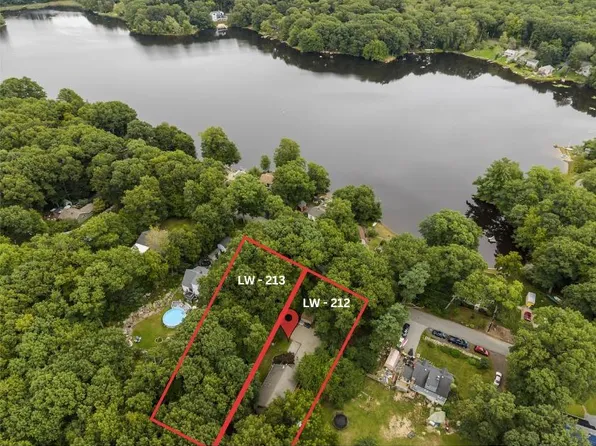 163 Lake Washington Dr, Glocester, RI 02814