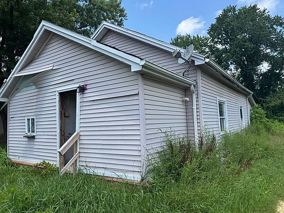 3rd image of 110 Smith Perry Rd