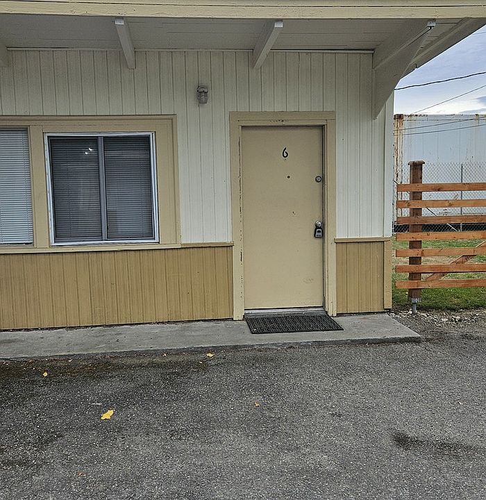 1st image of 12605 Pacific Ave S APT 6