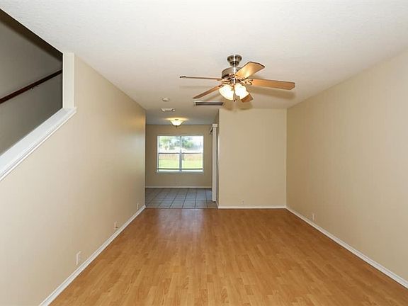 3rd image of 21407 Somerset Park Ln