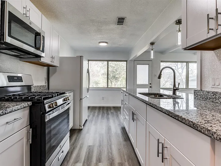 1606 W Shore Dr — Photo 8