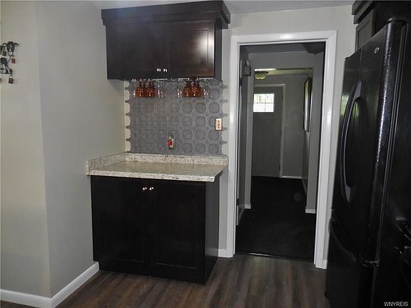 4th image of 2633 Lyndale Ave
