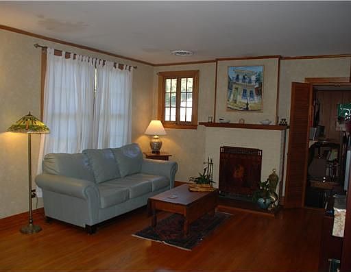 2nd image of 180 Metairie Lawn Dr